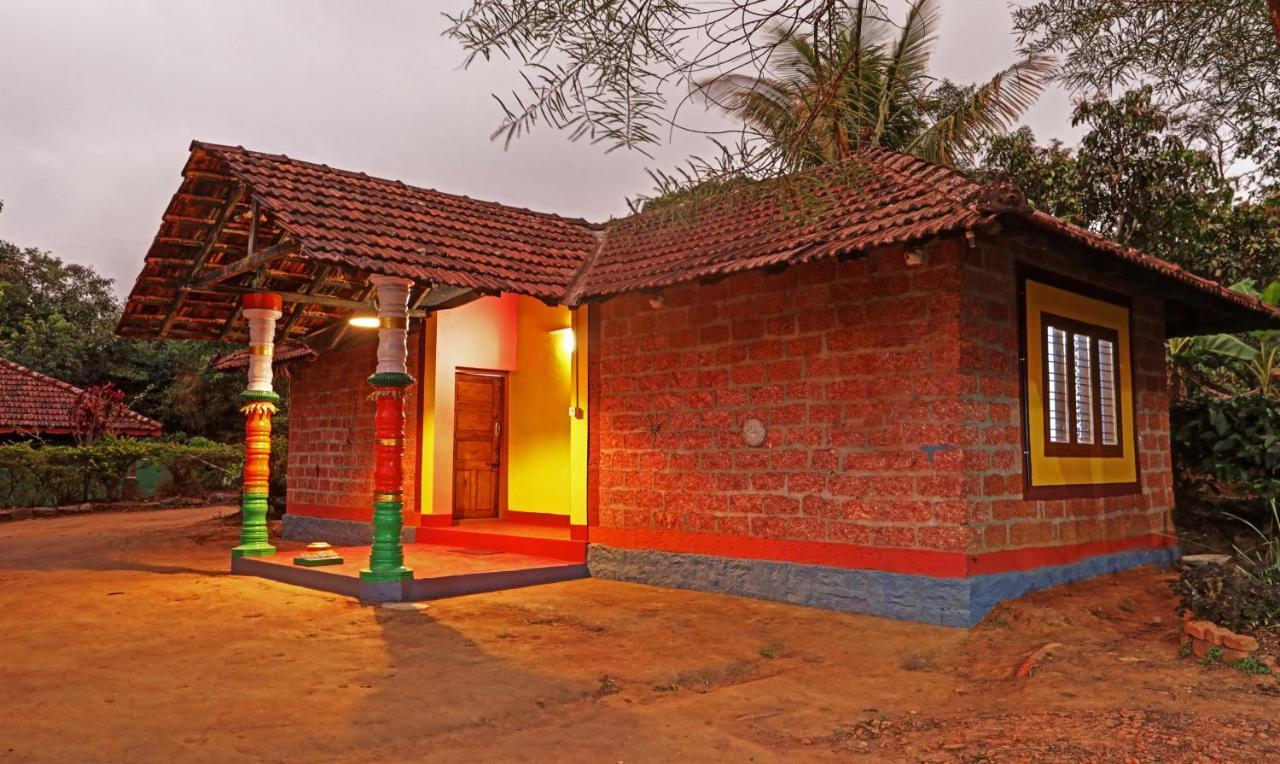 Hotel Allaranda Homestay ماديكيري المظهر الخارجي الصورة